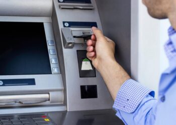 البنك الأهلي يكشف عن أماكن صرف الـ20 جنيها البلاستيكية من ماكينات الـATM