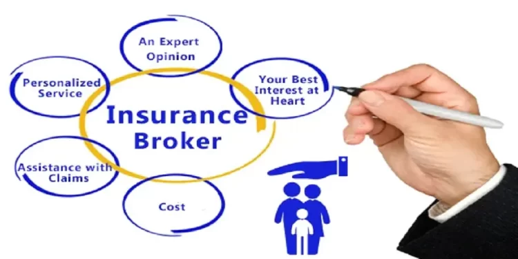 وساطة التأمين - Insurance brokerage